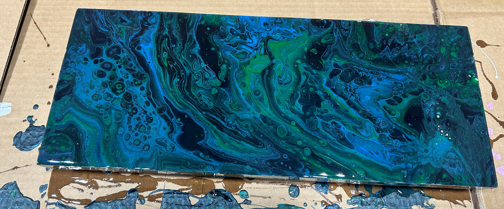 Epoxy Paint Pour Board Blue
